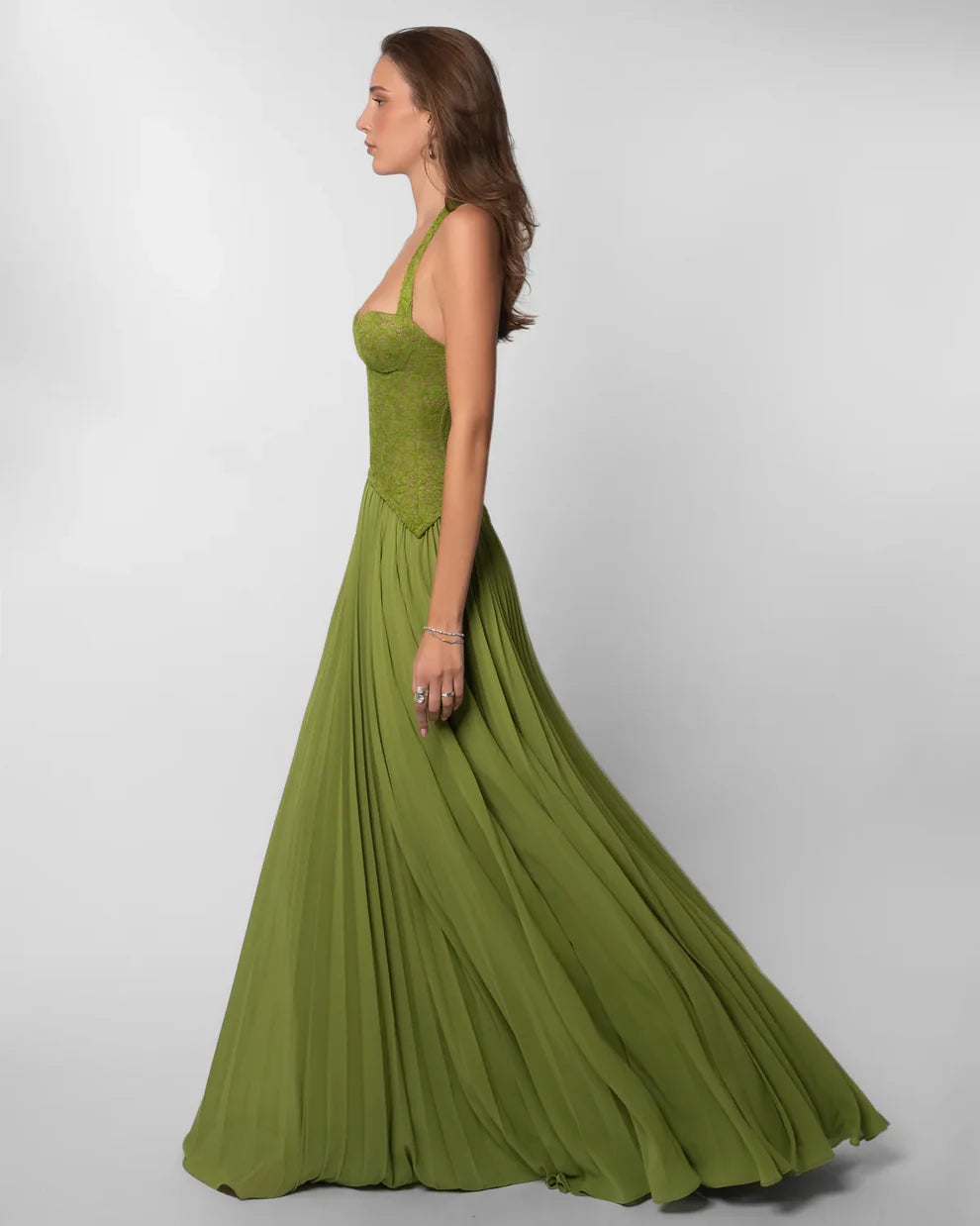 LOUWENA – Robe longue plissée élégante