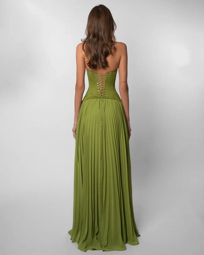 LOUWENA – Robe longue plissée élégante
